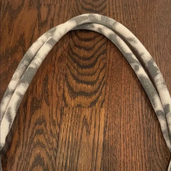 COPY - ALO Yoga Gray Tote Bag - Picture 2 of 11